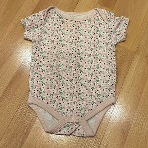 Floral print pink onesie by mini muffin